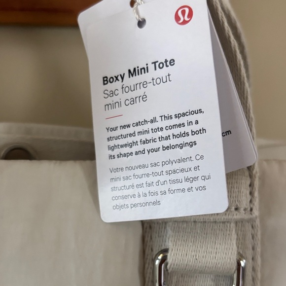 Lululemon White Boxy Tote Bag, NWT - Picture 5 of 11